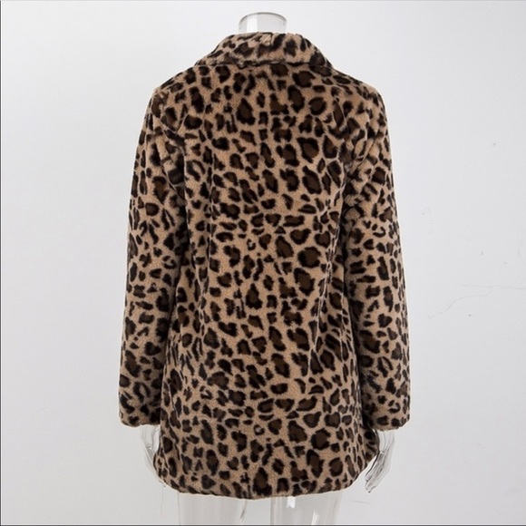 Women’s leopard faux fur coat - Picture 5 of 8